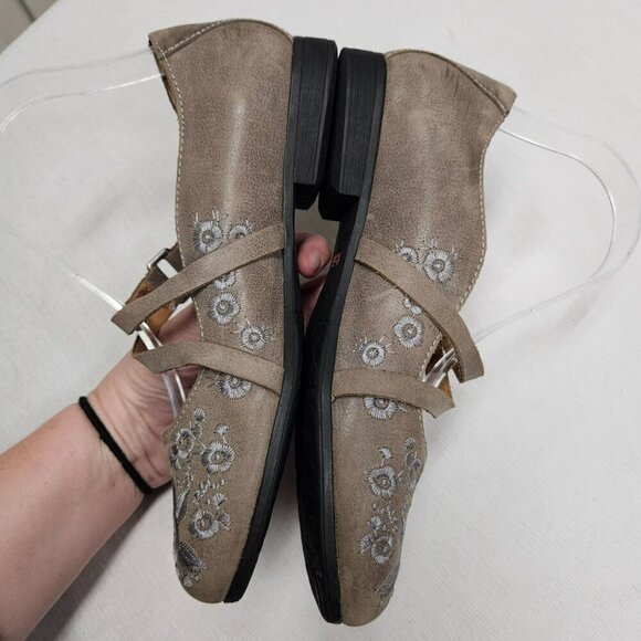 Taos WISH Women's Embroidered Mary Jane Flats Size‎ 7 US / 38 EU Taupe Suede - Picture 14 of 15